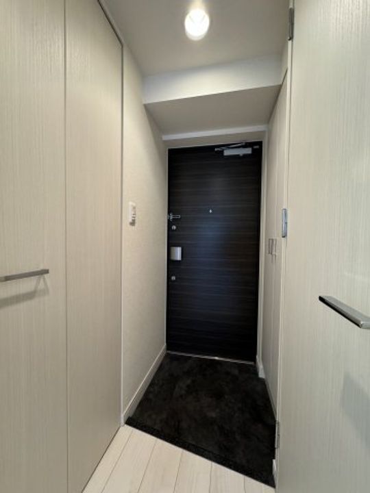 プレサンス名古屋STATIONフレアの玄関