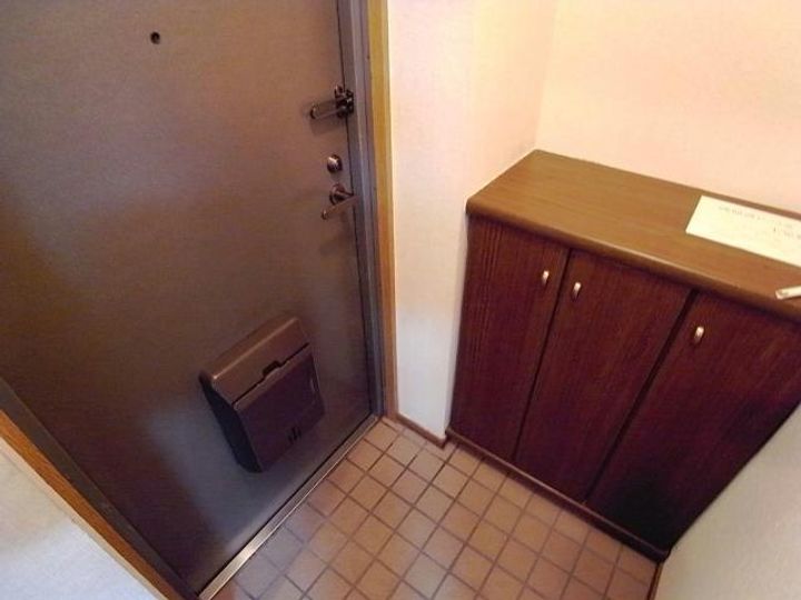岐阜県関市巾2(マンション)の賃貸物件の玄関