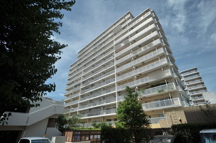 URコンフォール仏向町の外観
