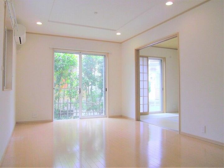 神奈川県横浜市青葉区藤が丘2(一戸建)の賃貸物件の居間