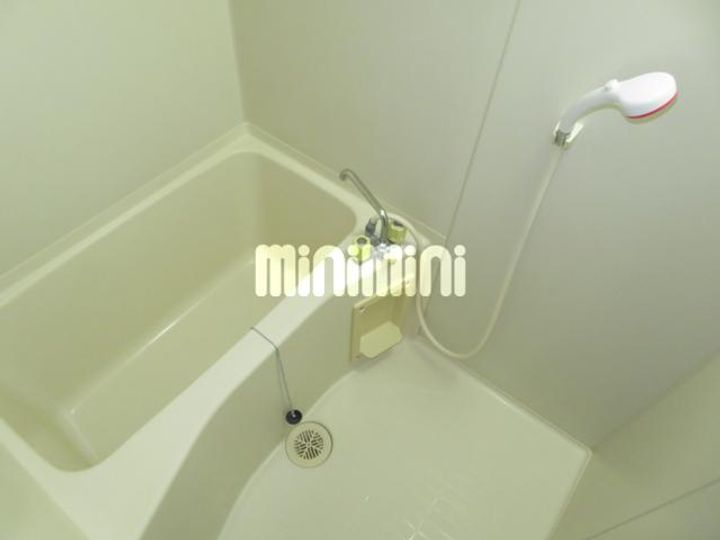 サングローリーIの風呂