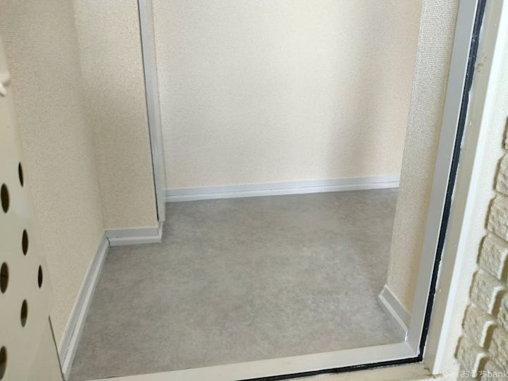 セラミックハウスBeeの玄関