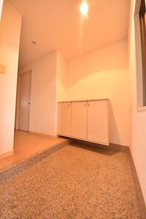 ルピナス守恒の玄関