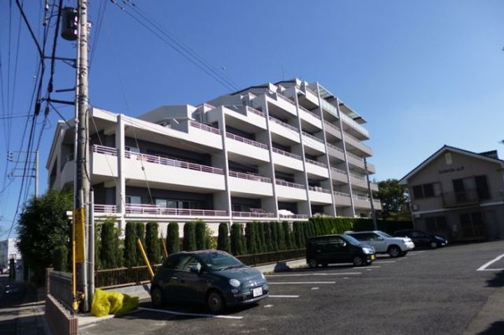 プレミスト見川の外観