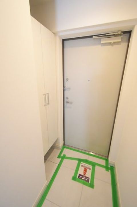 福岡県北九州市若松区童子丸1(マンション)の賃貸物件の玄関