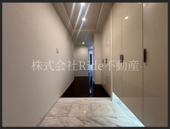 シティタワー堀江の玄関