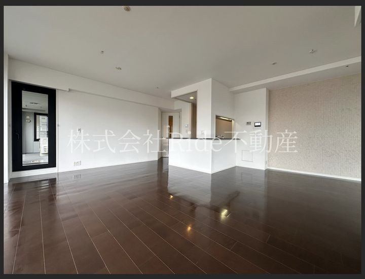 シティタワー堀江の居間