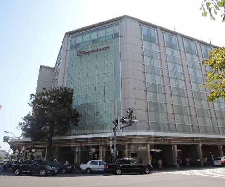 アブレスト東山本町の周辺