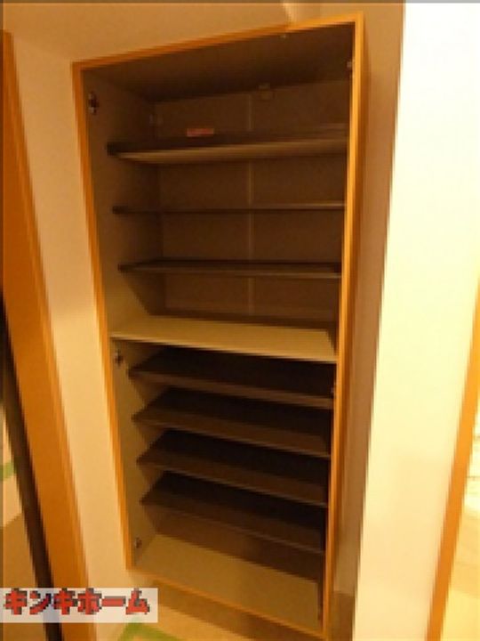 パストラーレ羽衣の玄関