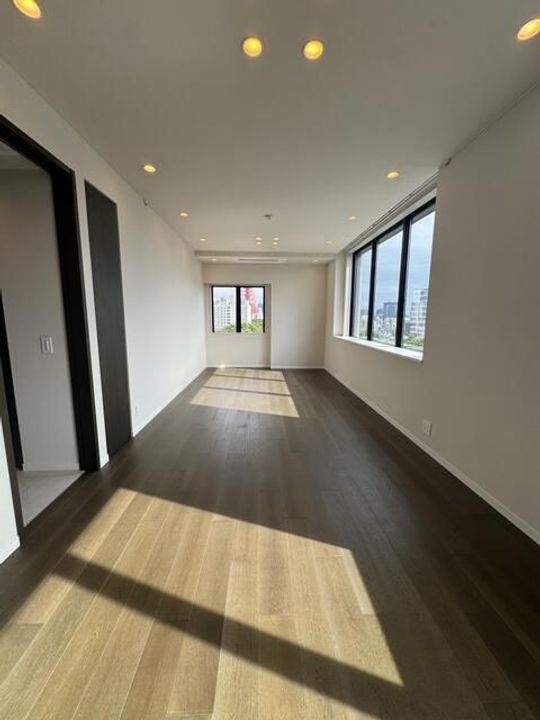 東京都港区麻布台3(マンション)の賃貸物件の居間