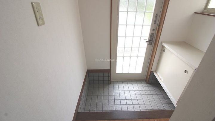 静岡県浜松市中央区東三方町(一戸建)の賃貸物件の玄関