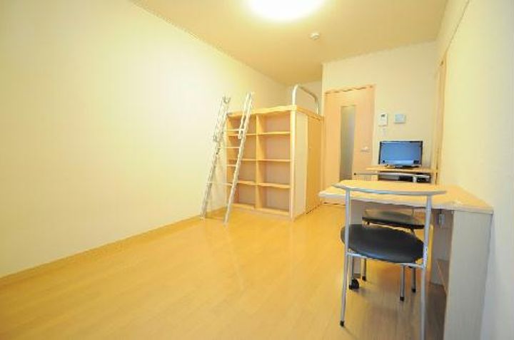 レオパレスALLEGRETTOの居間