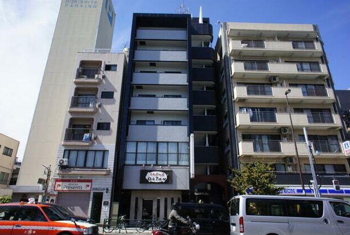 ファミーユ森下の外観