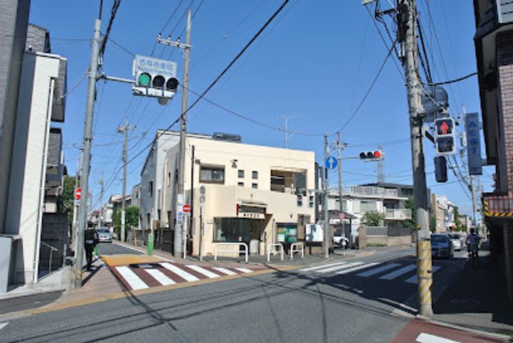 クワトロの周辺