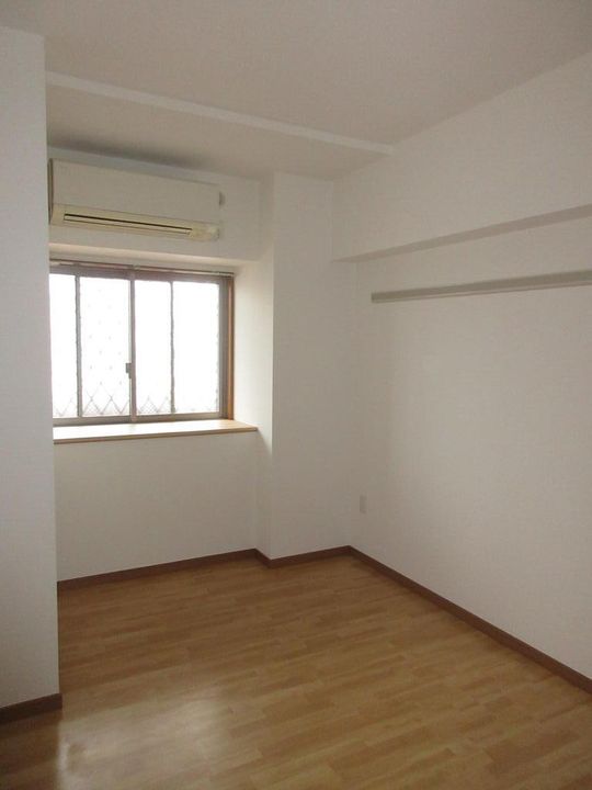 ソレイユ・イズミの居間