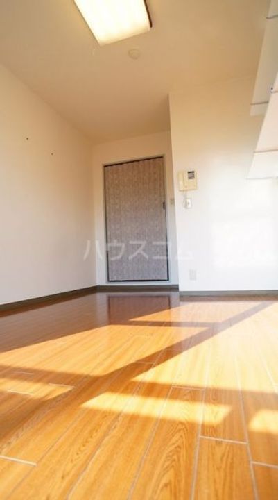 ドミトリーインテリジェンスの居間