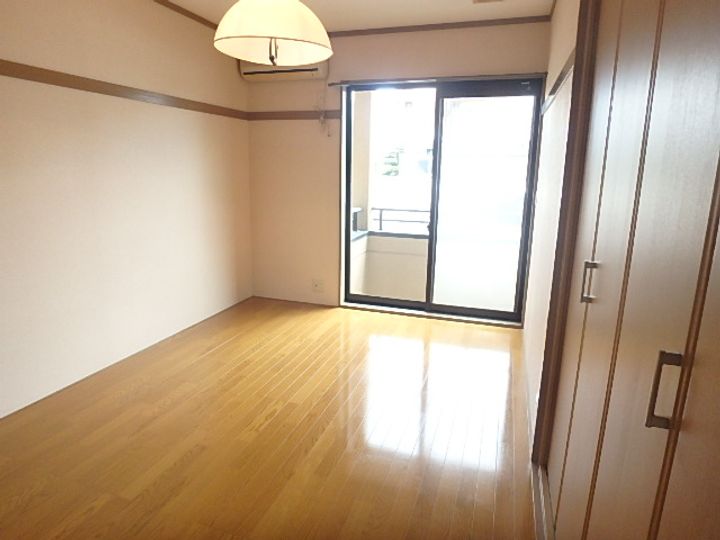 田崎ハイツの居間