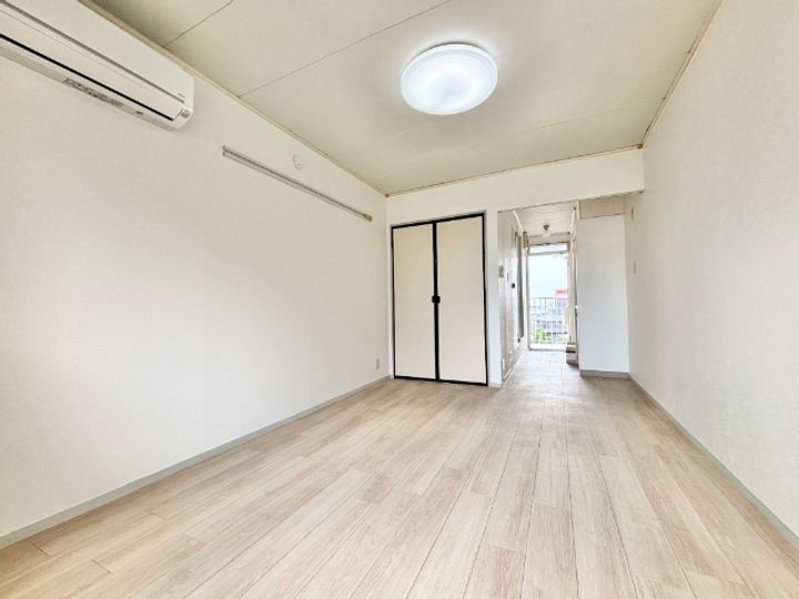 サンハイツの居間