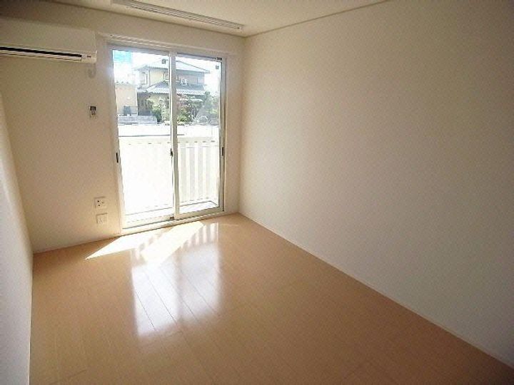 岐阜県各務原市鵜沼各務原町2(アパート)の賃貸物件の居間