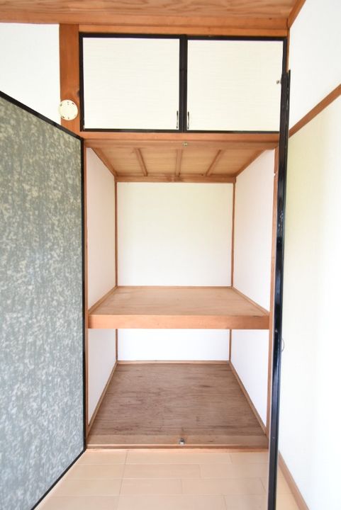 加治佐アパートの内装