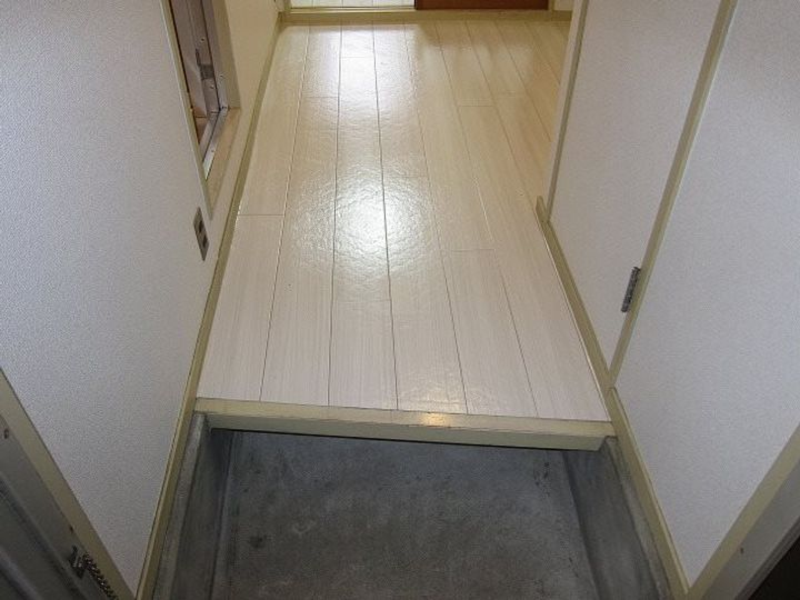 フォーブル仕伏の玄関