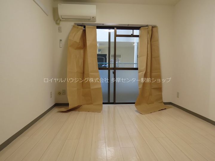 リバーブル堀之内の居間