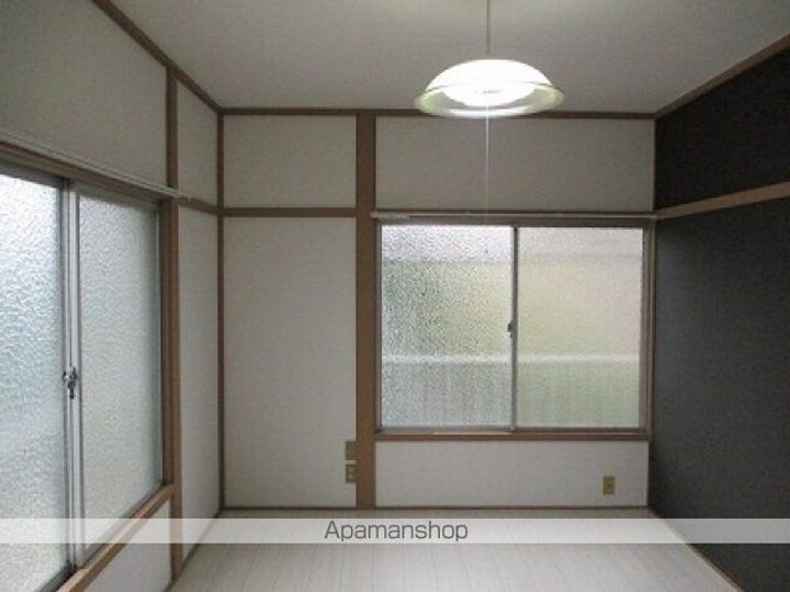 安田ハイツの居間