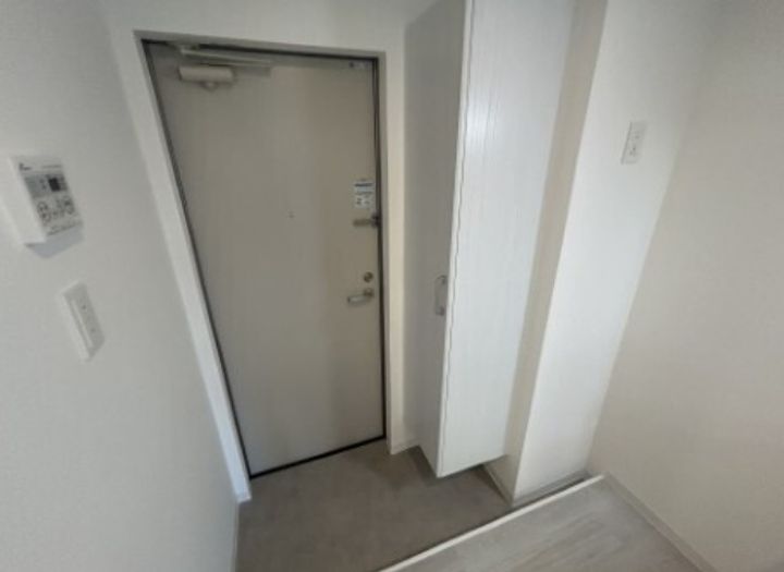 東京都福生市牛浜(アパート)の賃貸物件の玄関