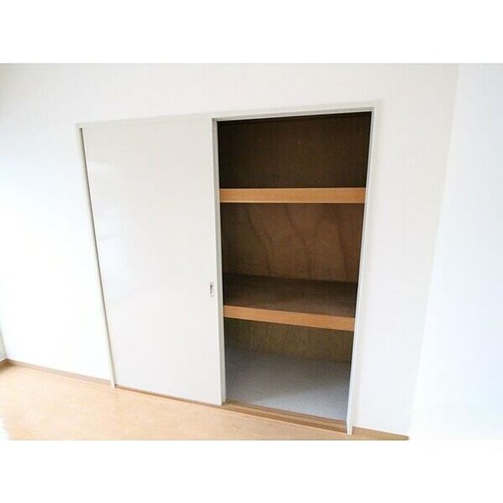 本多ハイツ長門石の内装