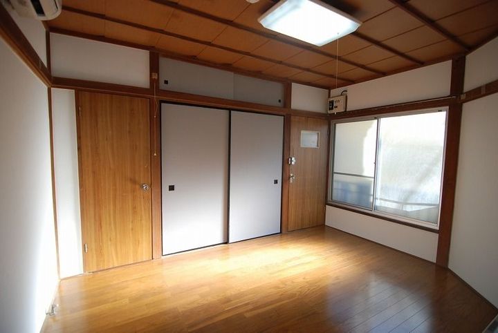 東京都世田谷区松原6(アパート)の賃貸物件の居間