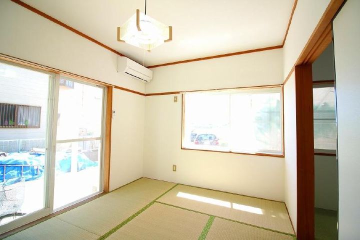 ルミエールハイツPARTIIの居間