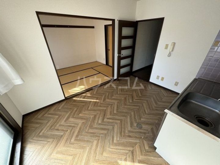 ロイヤルブラフ26の居間