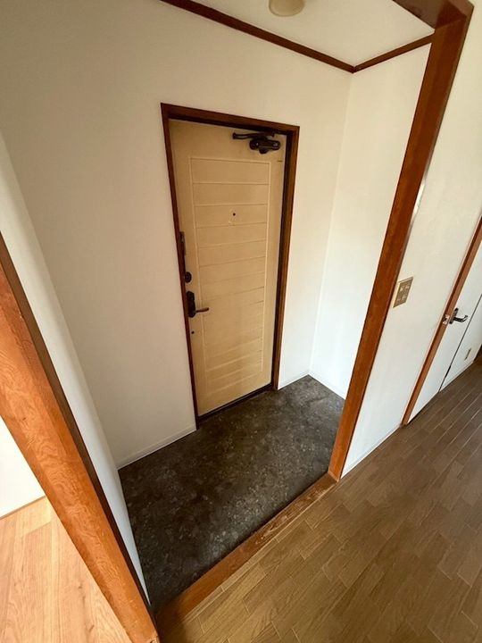 兵庫県明石市大久保町大窪(マンション)の賃貸物件の玄関