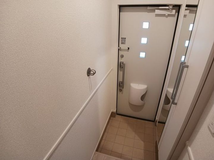 茨城県土浦市右籾(アパート)の賃貸物件の玄関