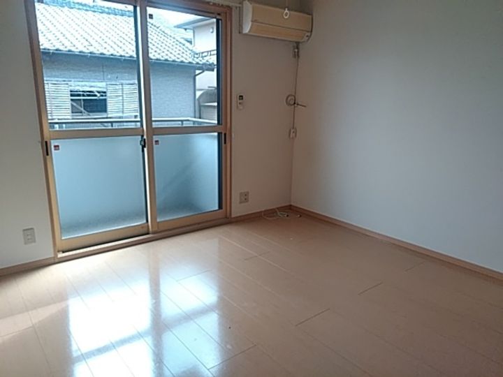 D-ROOM フラワーフレンド102の居間