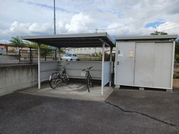 サンリットヒルズ Bの地図