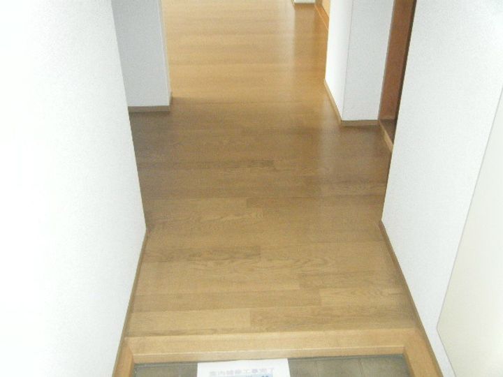 カルム青山の玄関