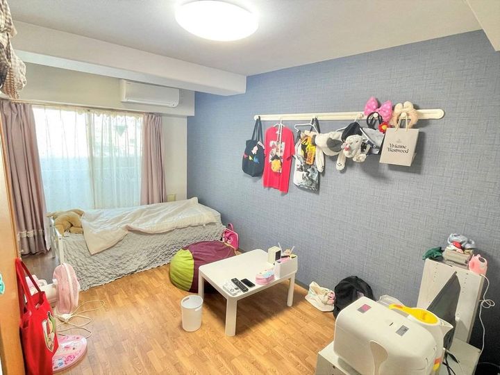 アヴァンセクール近畿大学前の居間