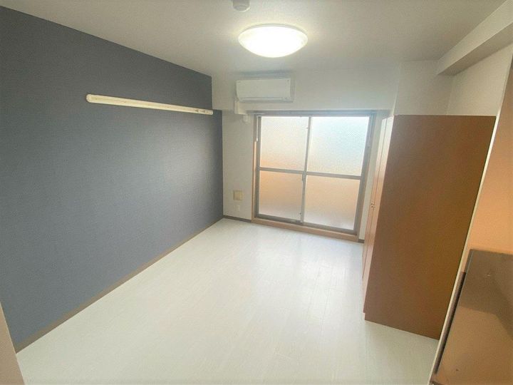 アヴァンセクール近畿大学前の居間