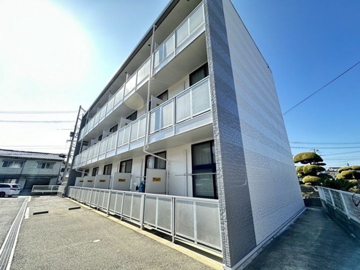レオパレス花上の外観