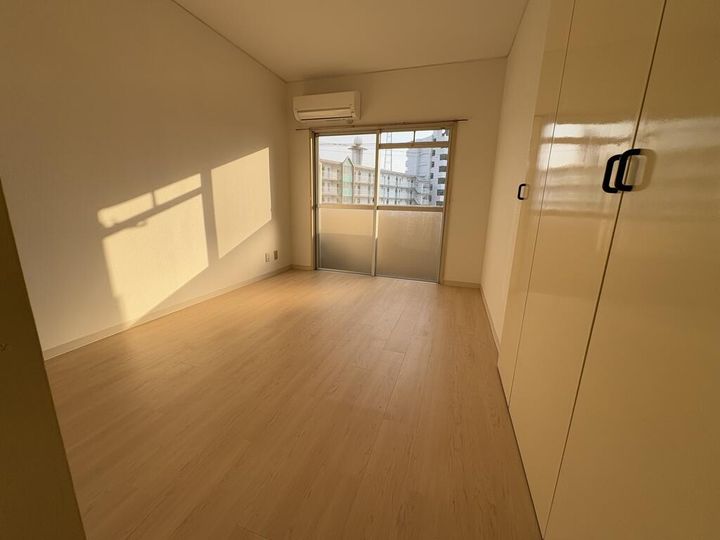 コスタ清武の居間