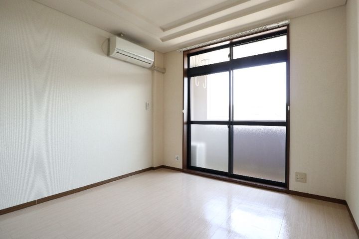 岡山県倉敷市西富井(マンション)の賃貸物件の居間