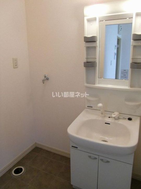 フレグランスのだやまの内装