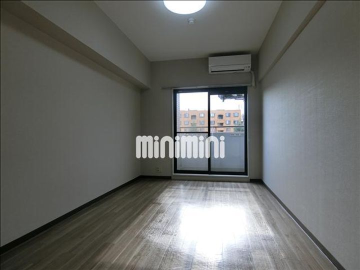 アクトピア八事Iの居間