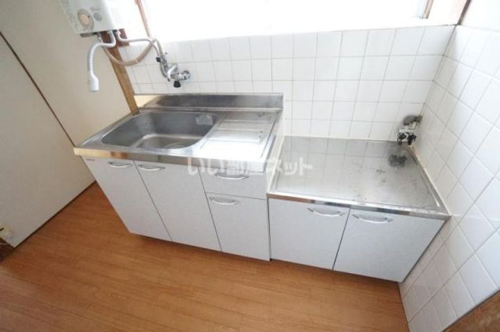 大阪府高槻市栄町1(一戸建)の賃貸物件のキッチン