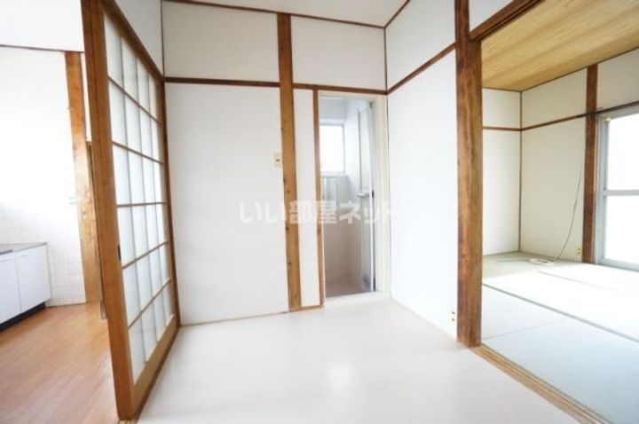 大阪府高槻市栄町1(一戸建)の賃貸物件の居間