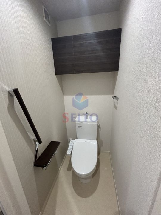 イーイーベース07の内装