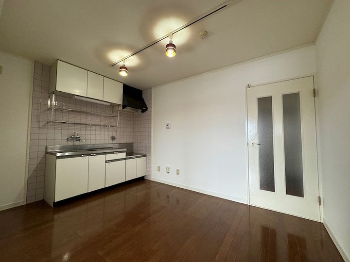 サニーガーデンの居間