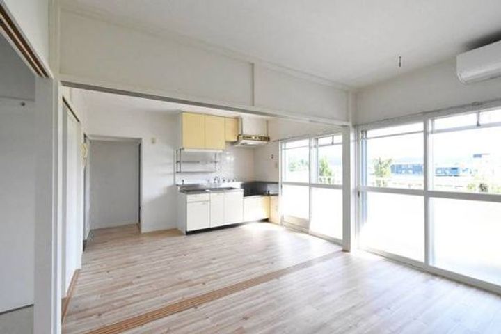 ビレッジハウス若葉2号棟の居間