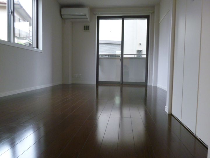 エバーグリーンIIIの居間